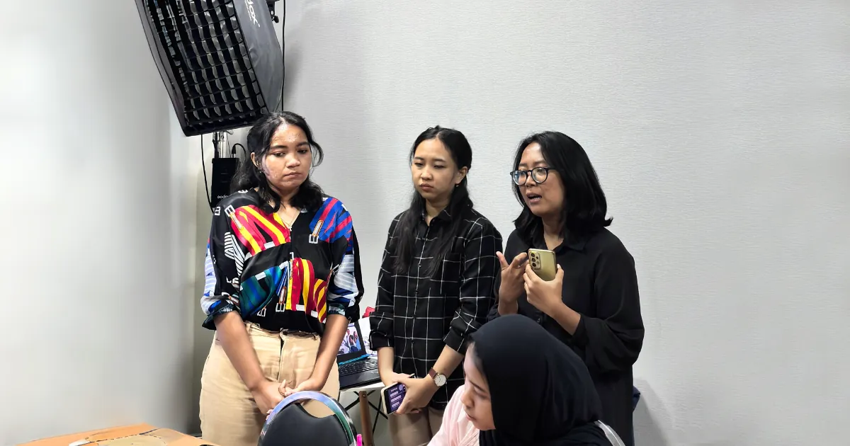 Diskusi internal Synergy tentang cara membangun pengaruh tanpa harus bersikap dominan