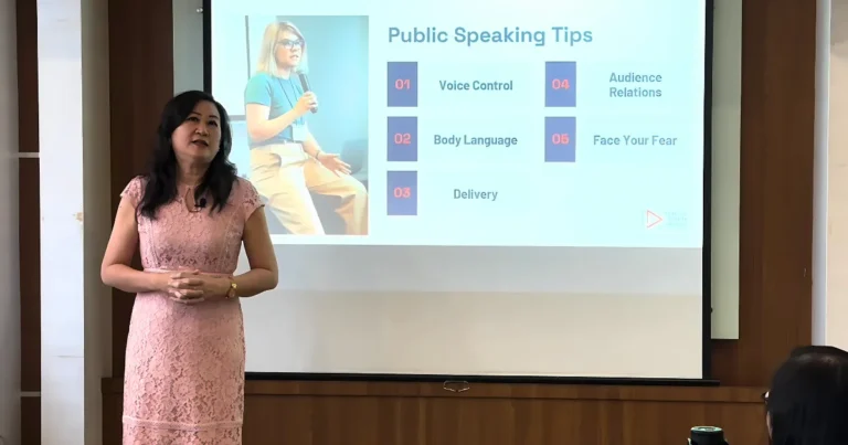 Pelatihan internal Synergy tentang pentingnya komunikasi efektif dalam menjaga reputasi perusahaan