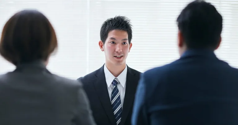 Educational article by Synergy discussing the current realities of job applications, including challenges and strategies for today’s job seekers